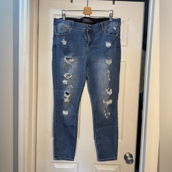 Torrid Bombshell Skinny Jeans Distressed Light Wash High Rise 20 - Picture 2 of 7